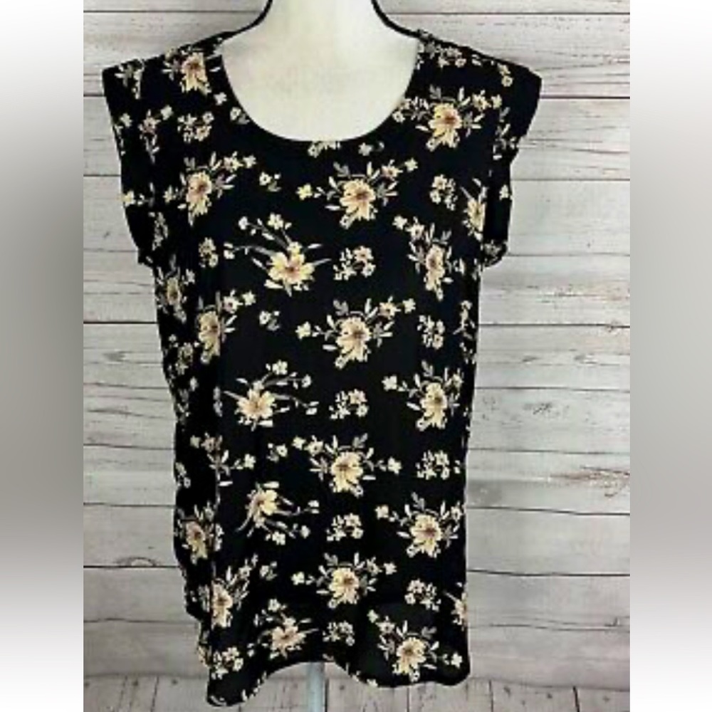Pleione | Tops | Women’s  Bailey Double Pleat Blouse Black Floral Cap Sleeve | S